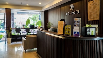 Bros Hotel,222 Duong Nguyen Cu Trinh  Quan 1,3 star