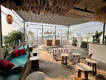 Bros Hotel,222 Duong Nguyen Cu Trinh  Quan 1,3 star