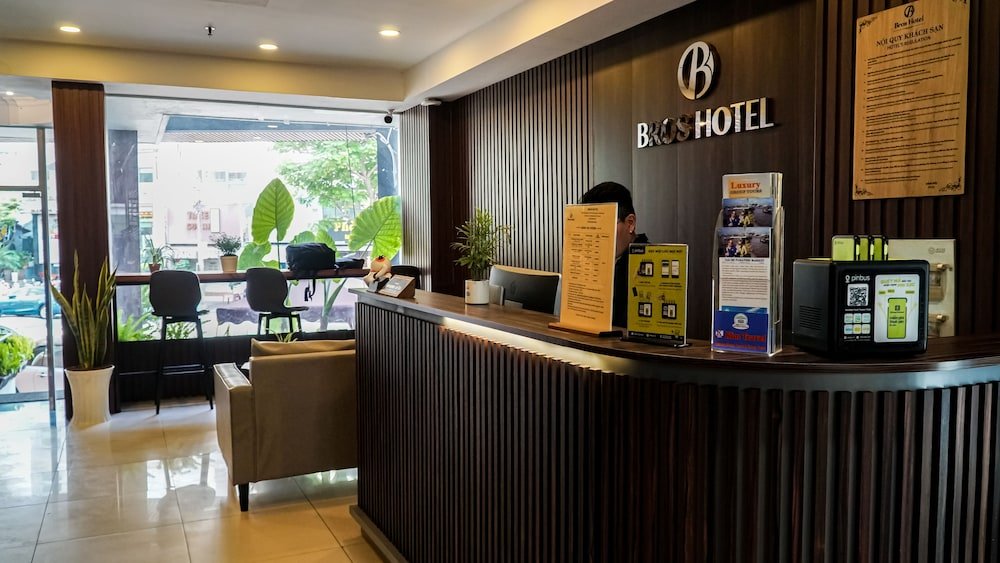 bros hotel