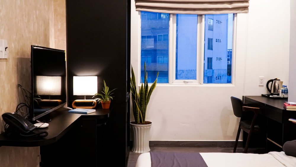 bros hotel