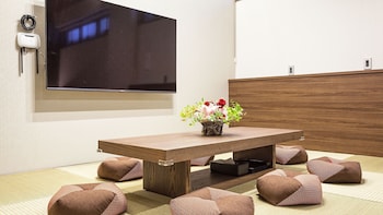 kariyushi condominium grandstay asahibashiekimae