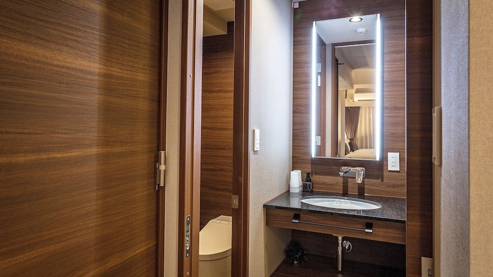 kariyushi condominium grandstay asahibashiekimae