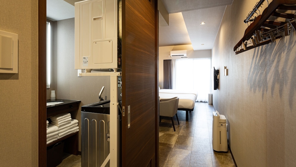 kariyushi condominium grandstay asahibashiekimae