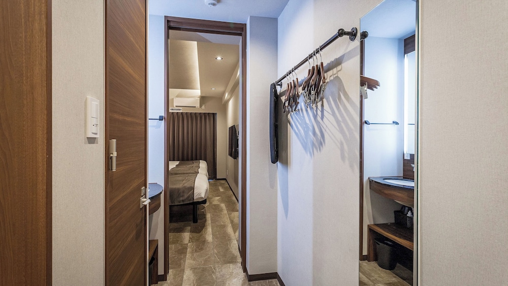 kariyushi condominium grandstay asahibashiekimae