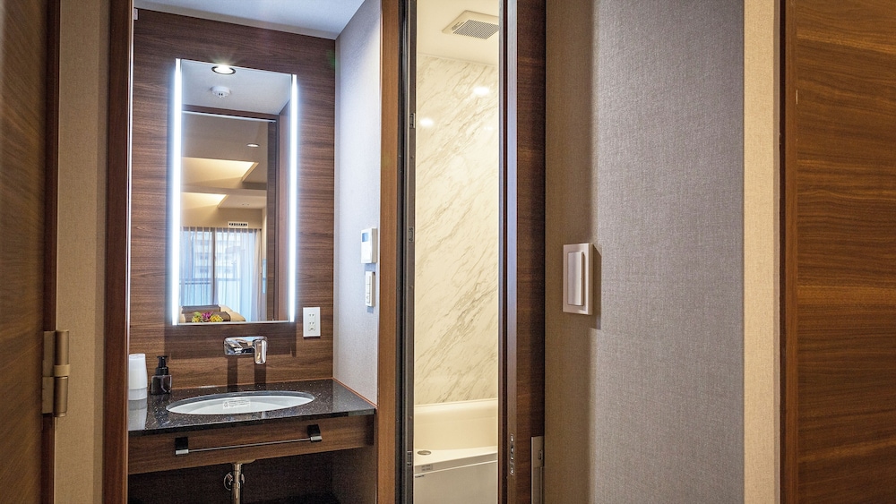 kariyushi condominium grandstay asahibashiekimae