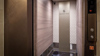 kariyushi condominium grandstay asahibashiekimae
