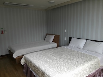 seongsanpo sky hotel