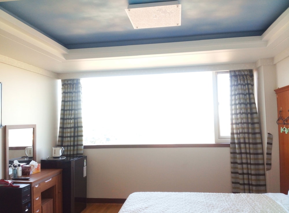 seongsanpo sky hotel