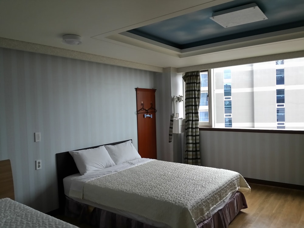 seongsanpo sky hotel