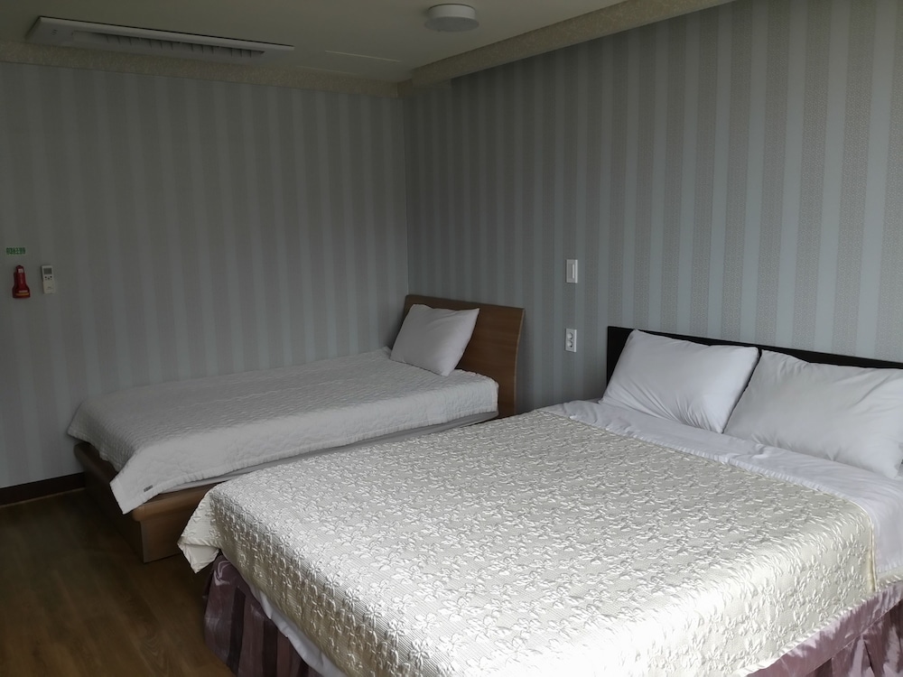 seongsanpo sky hotel