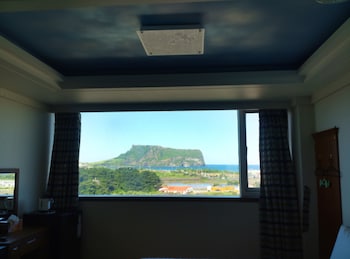 seongsanpo sky hotel