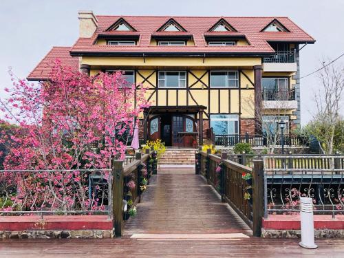 egmont mountain house