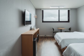 aroomi hotel hyupjae