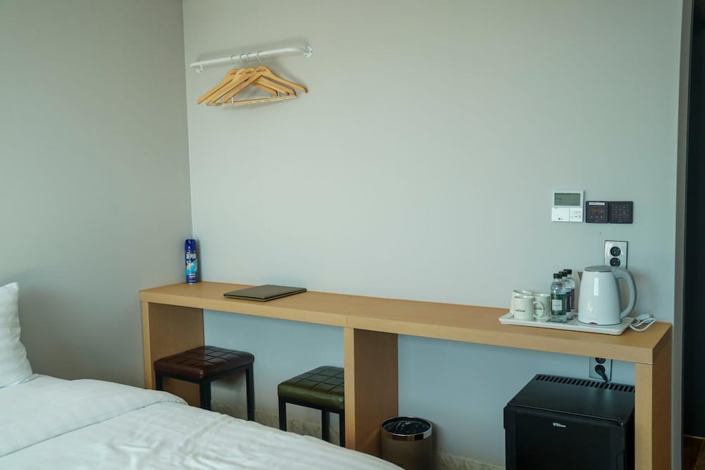 aroomi hotel hyupjae