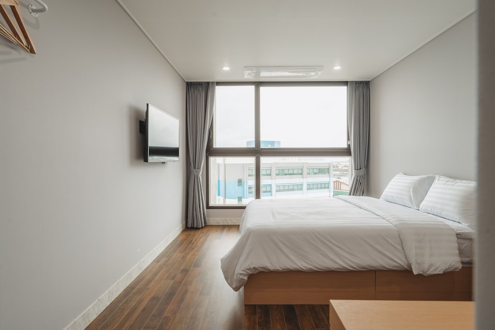 aroomi hotel hyupjae