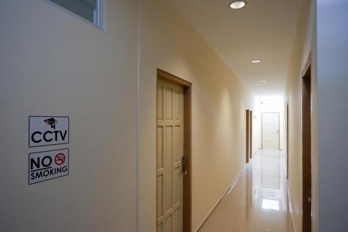 reddoorz near ambarrukmo plaza mall