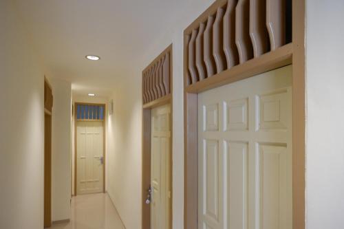 reddoorz near ambarrukmo plaza mall