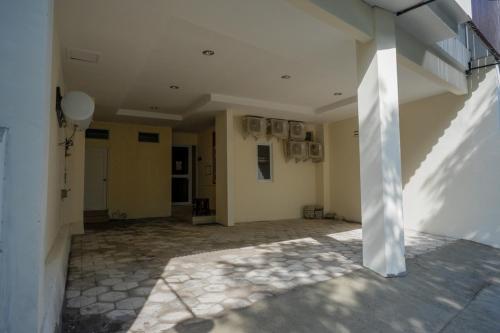 reddoorz near ambarrukmo plaza mall