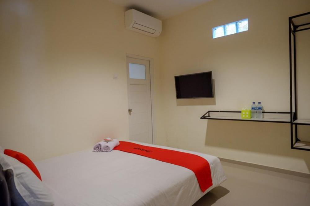 reddoorz near ambarrukmo plaza mall