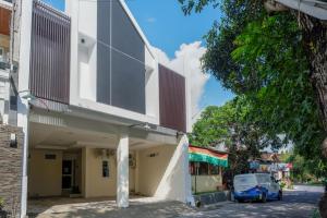 reddoorz near ambarrukmo plaza mall