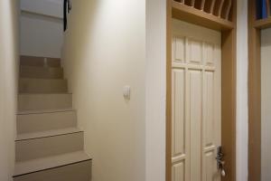 reddoorz near ambarrukmo plaza mall