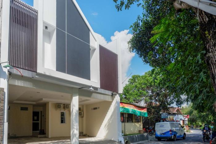 reddoorz near ambarrukmo plaza mall