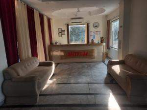 hotel corbett regency