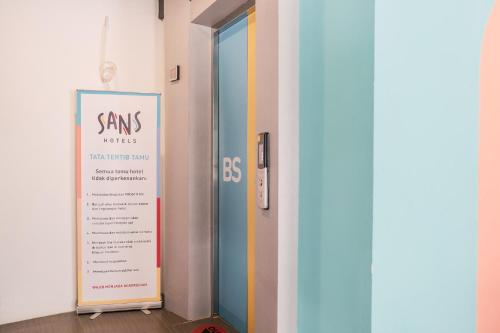 sans hotel roxy jakarta