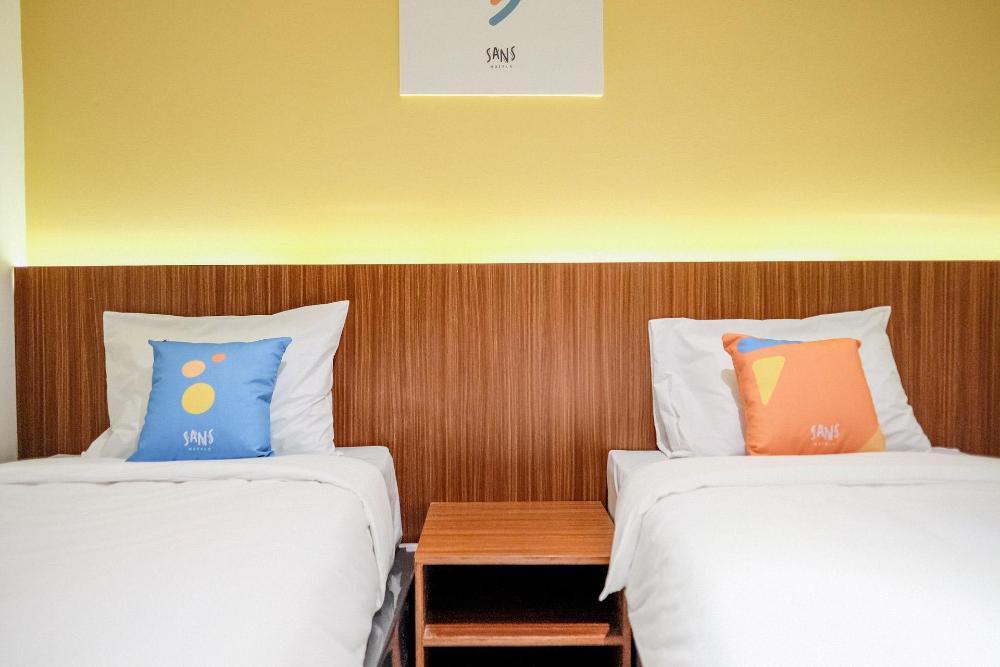 sans hotel roxy jakarta