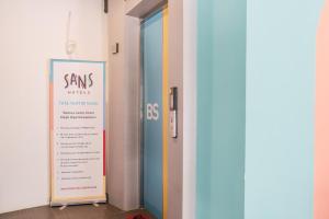 sans hotel roxy jakarta