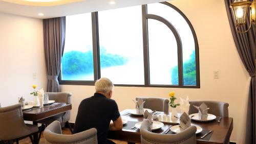 silk river hotel ha giang