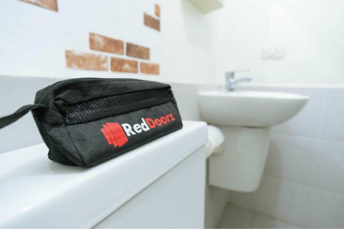 reddoorz aksara medan