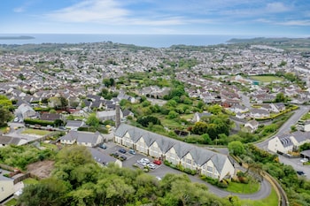 pochin house collections