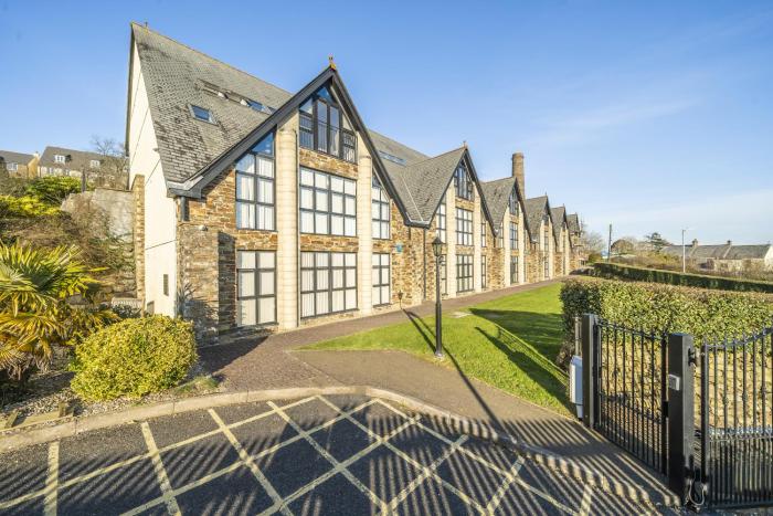 pochin house collections