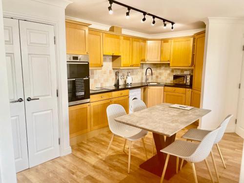 pochin house collections