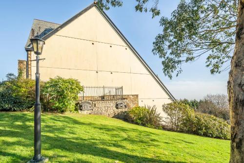 pochin house collections