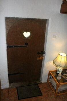 Snow White Cottage,,3 star