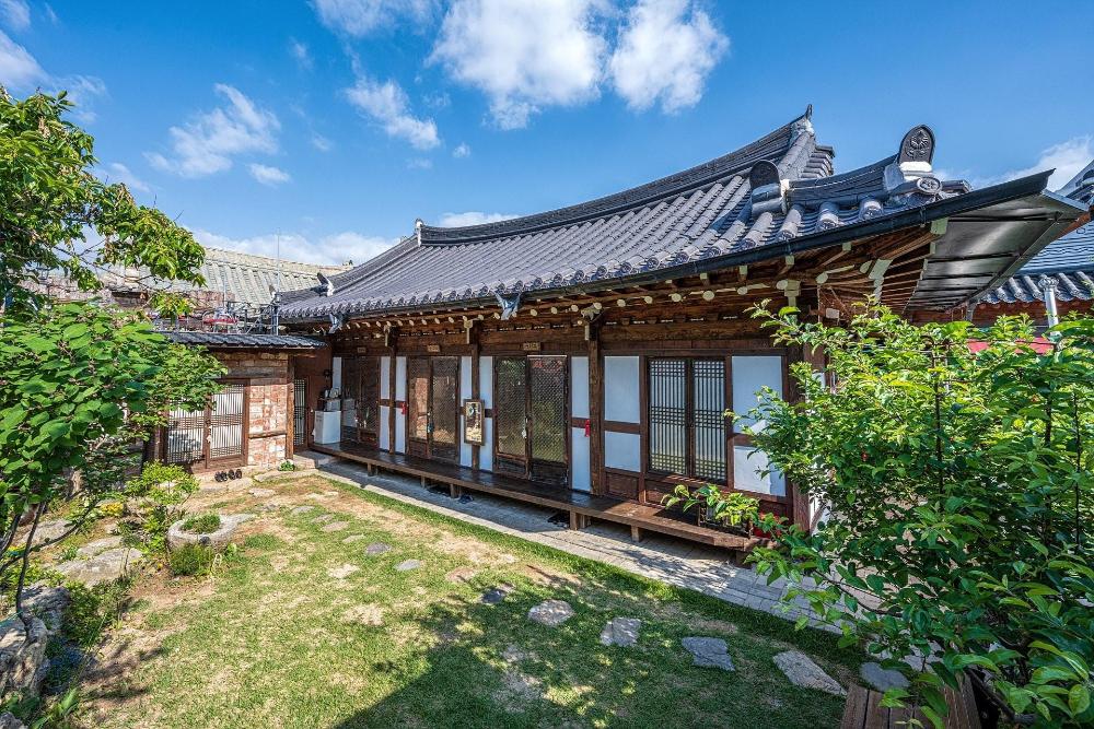jeonju hanokmaeul eosahwa