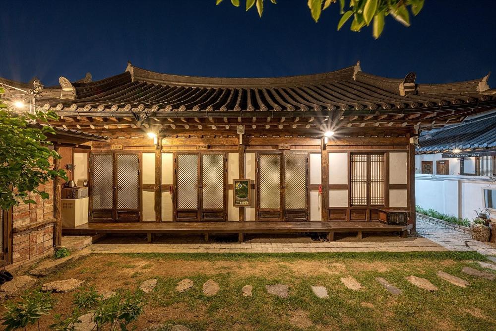 jeonju hanokmaeul eosahwa