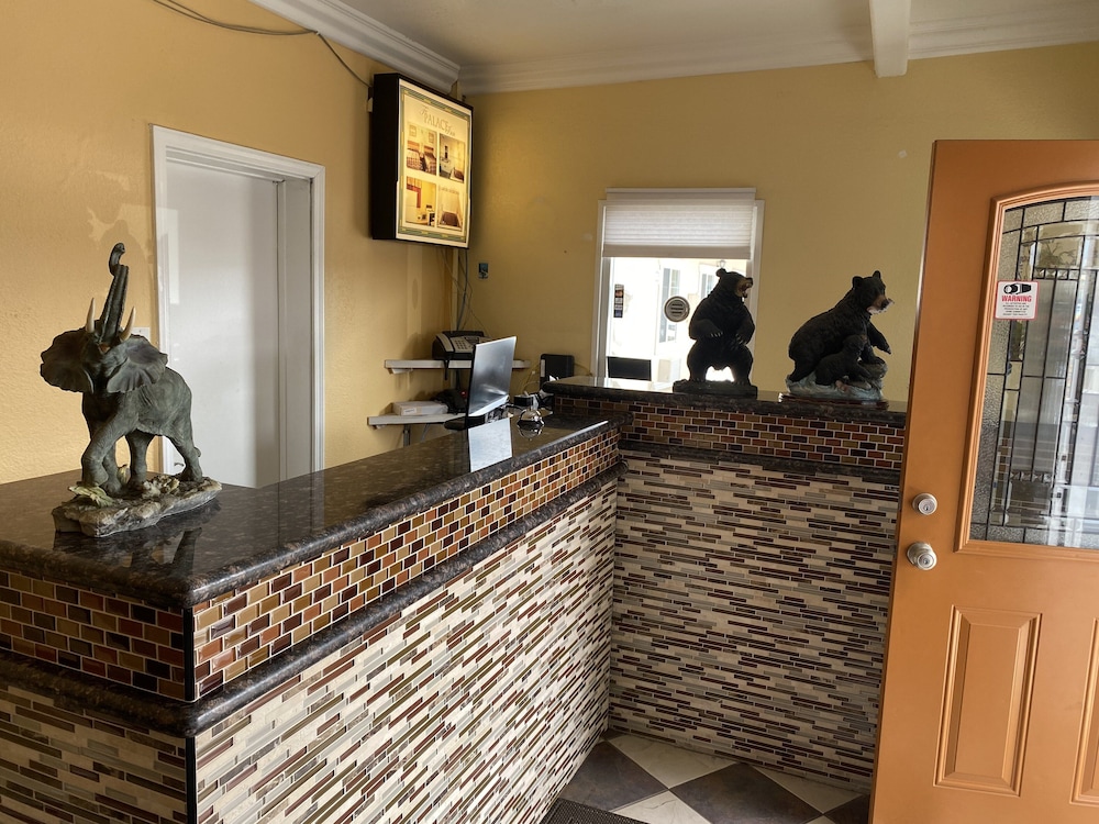 palace inn oxnard