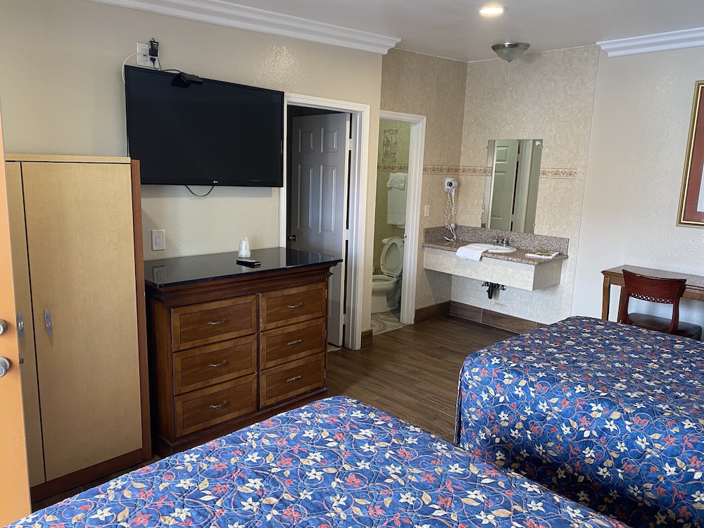 palace inn oxnard