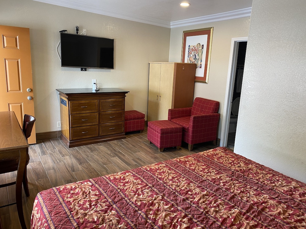 palace inn oxnard