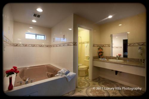 Palace Inn Oxnard,Port Hueneme>>Oxnard,2 star
