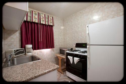 Palace Inn Oxnard,Port Hueneme>>Oxnard,2 star