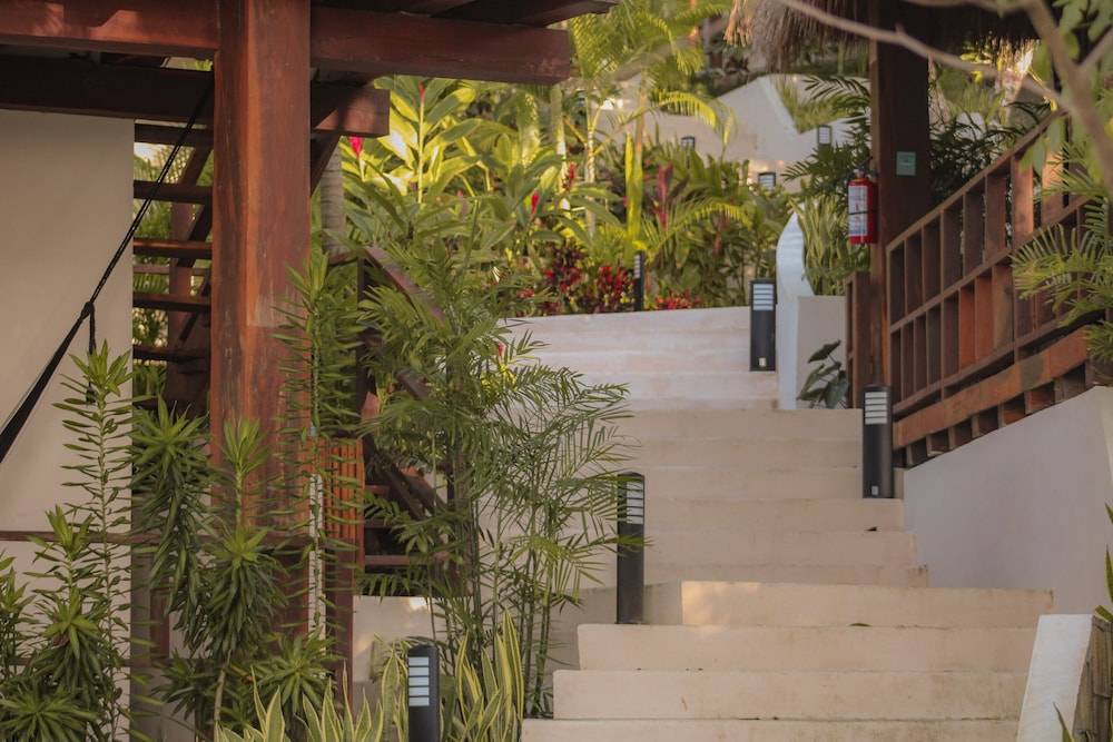 khaban bacalar hotel boutique