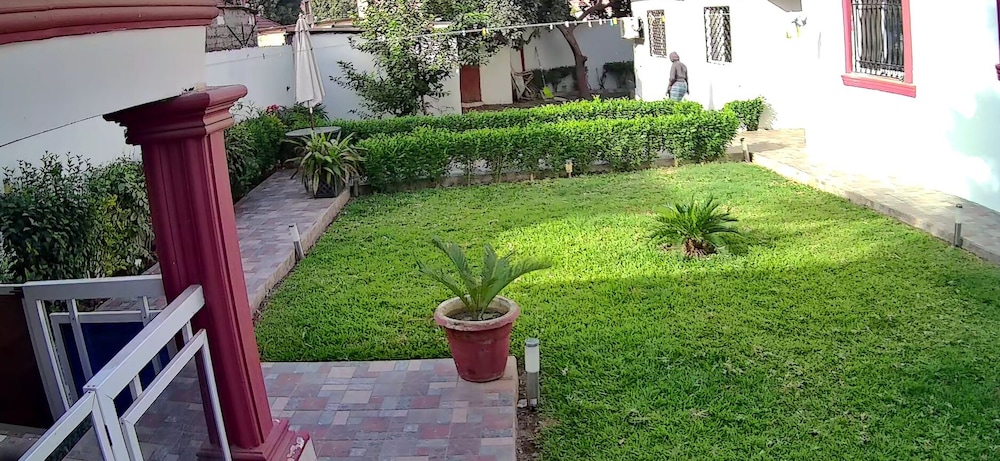 charming 2 bed house in brusubi close to the turn