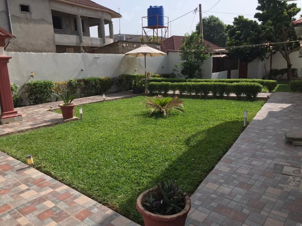 charming 2 bed house in brusubi close to the turn