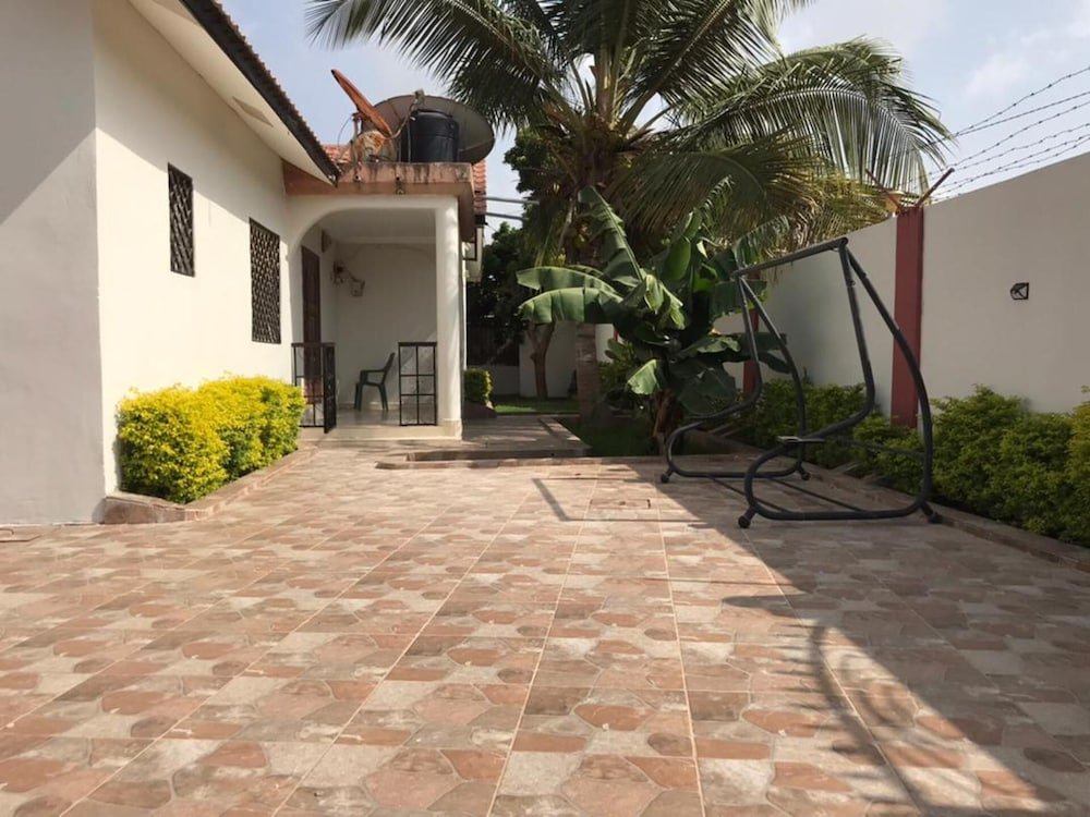 charming 2 bed house in brusubi close to the turn
