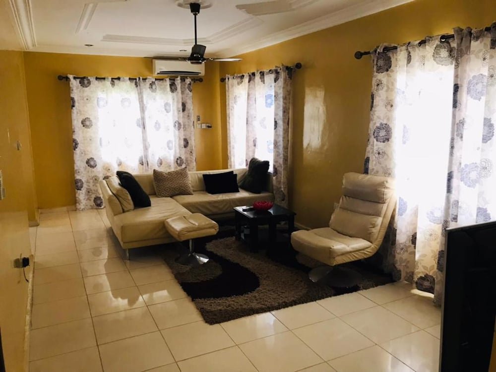 charming 2 bed house in brusubi close to the turn