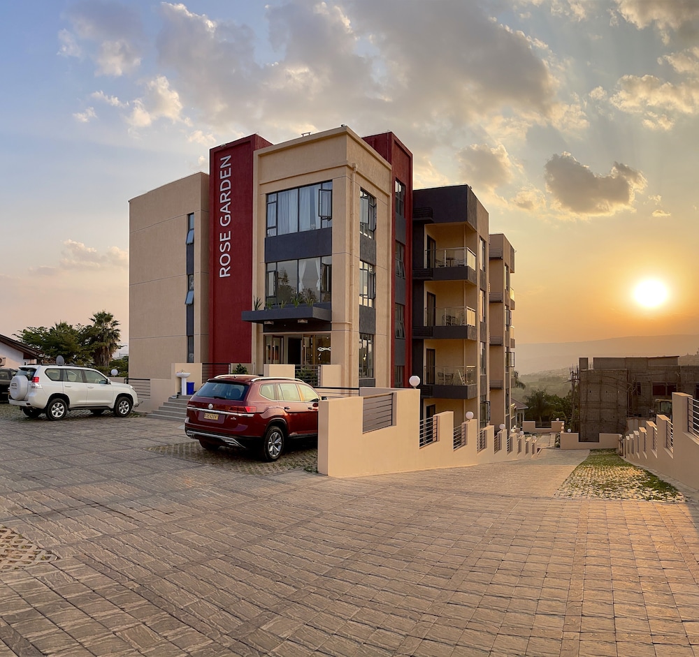 rose garden private apartment by link